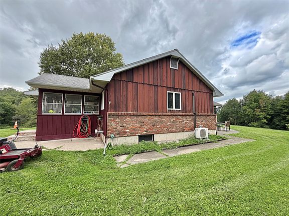 3rd image of 379 Watrus Rd