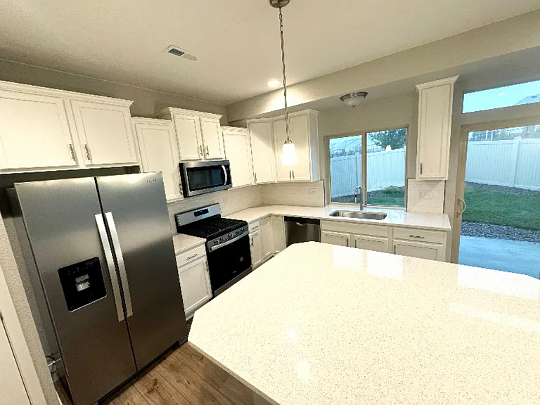 6008 Callan Dr — Photo 2