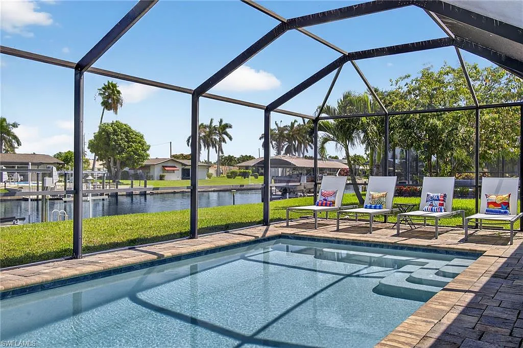 3 bed, 2.0 bath, 1297 sqft, $7,500 — Photo 1