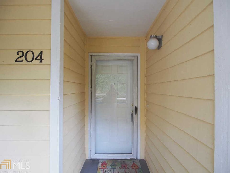 1st image of 204 Northlake Dr #204