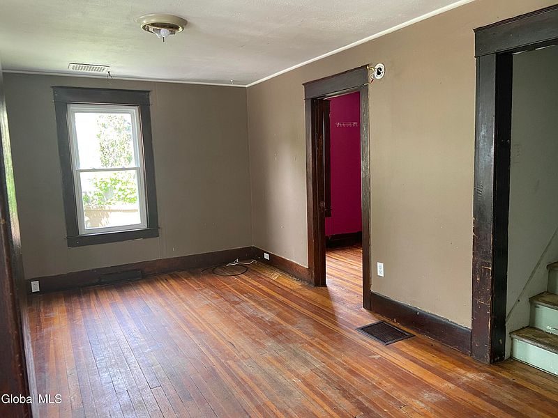 3rd image of 1 Martindale Avenue