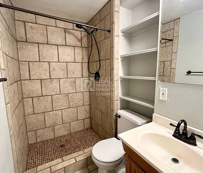 1313 Coolcrest Dr — Photo 17
