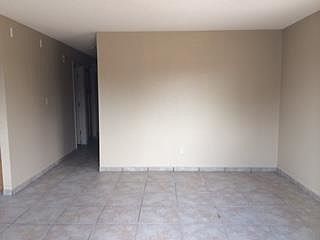 2nd image of 578 N Figueroa Dr