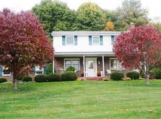 689 Schenley Rd, Leechburg, PA 15656