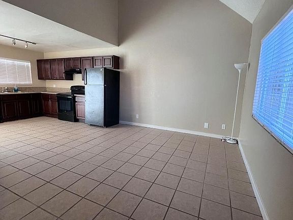 5th image of 5218 Greene Ln APT D