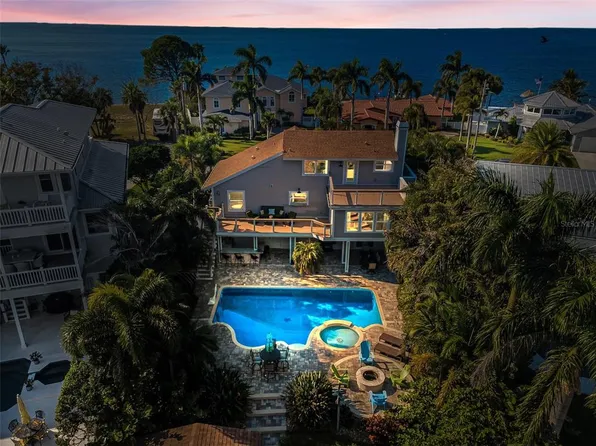 110 Carlyle Cir, Palm Harbor, FL 34683