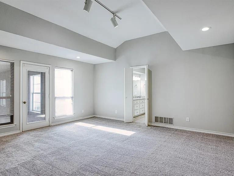 3809 Graphic Pl — Photo 6