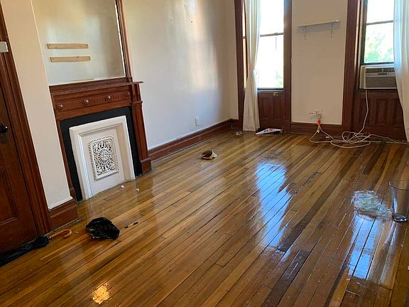 2nd image of 15 W 120th St #2B