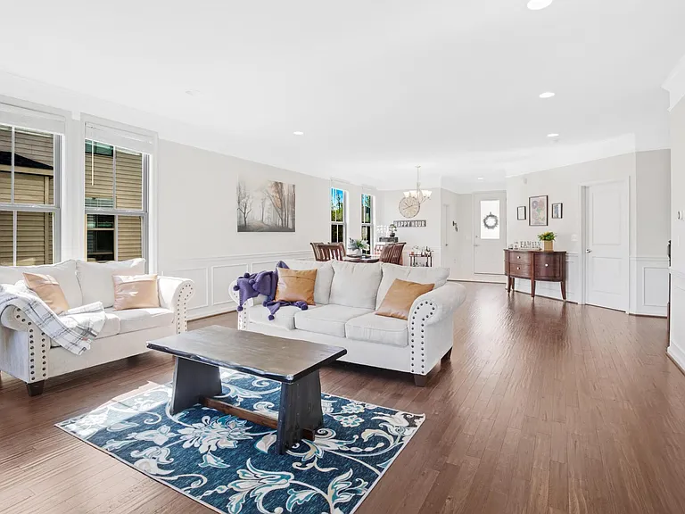 42526 Oxford Forest Cir — Photo 10