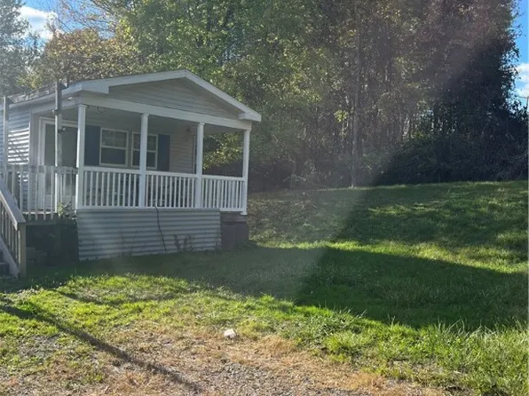 323 Aley Hill Rd, Beaver Falls, PA 15010