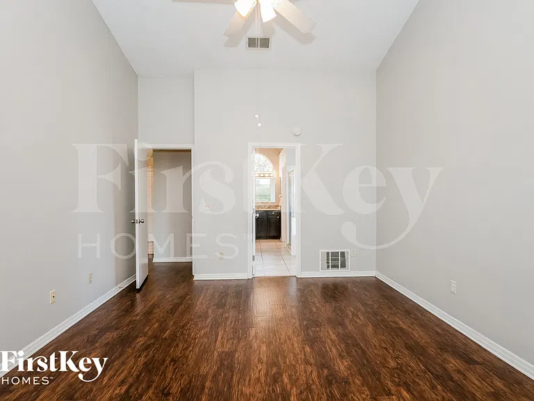 6809 Coral Cove Dr — Photo 9