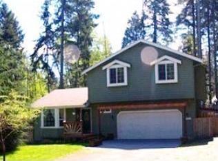 8807 Salal Dr, Anderson Island, WA 98303