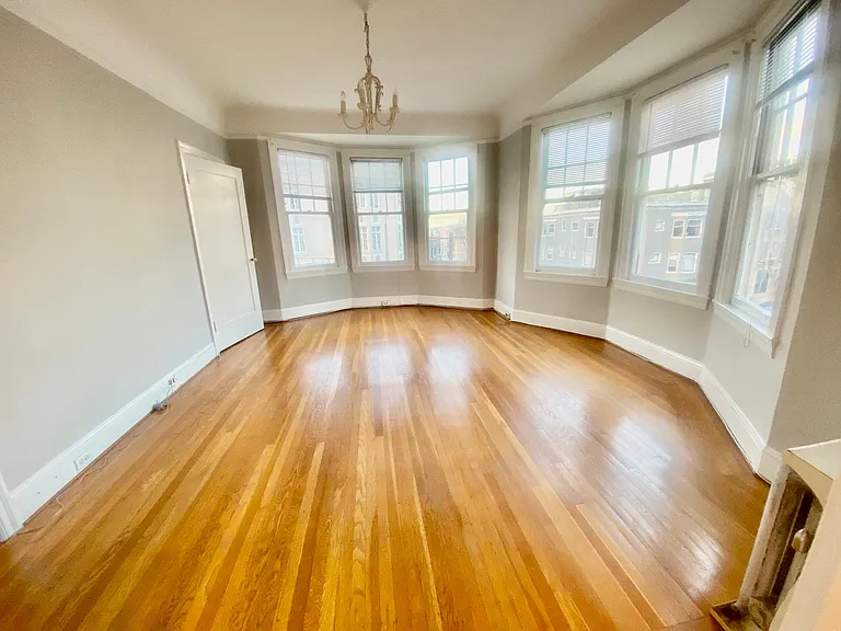 2815 Filbert St #204 — Photo 6
