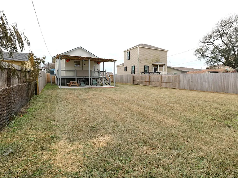 5506 Avenue Q 1/2 — Photo 26
