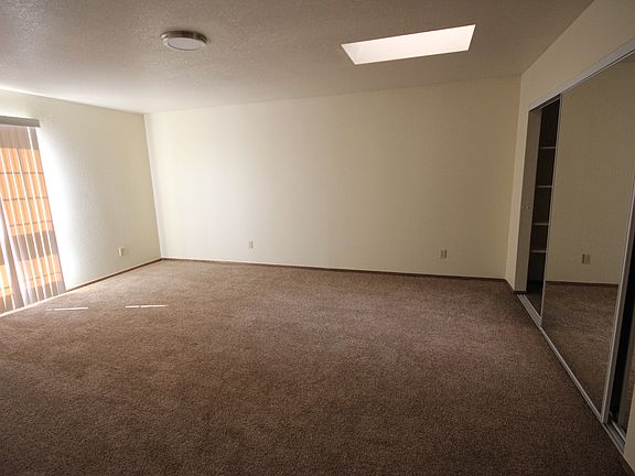 5th image of 288 Twin Oaks Ave Unit A