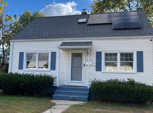 17 Rockwood Rd, Hamden, CT 06514