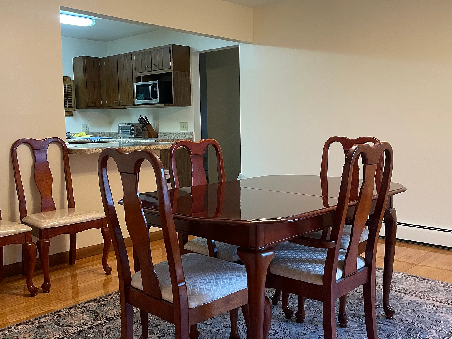 3 bed, 2200 sqft, $2,900 — Photo 4