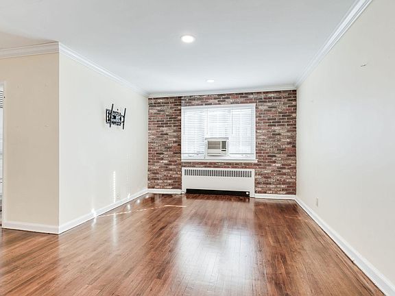 5th image of 403 W Main St APT 113A