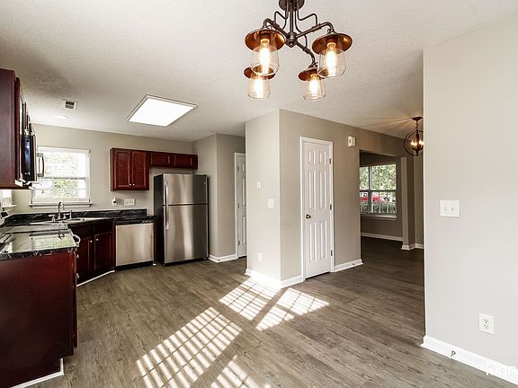 3rd image of 4705 Mallard Creek Dr