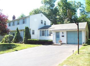 123 Robinswood Rd, Weymouth, MA 02190