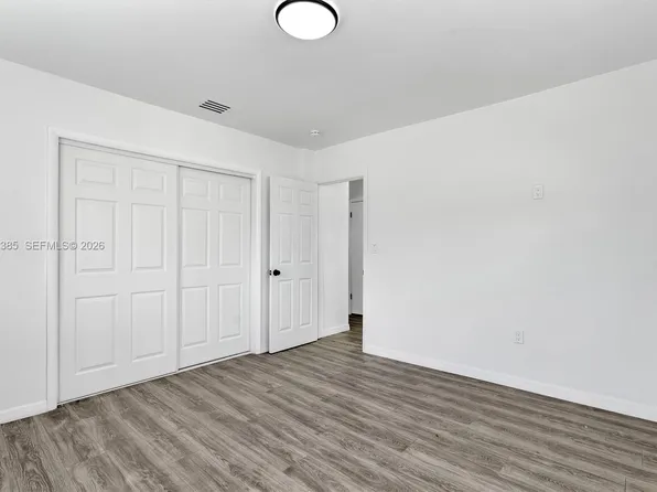 1061 NW 108th Ter, Miami, FL