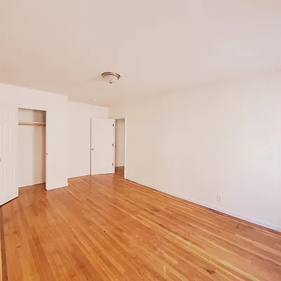 Rented by New York Residence | media 23