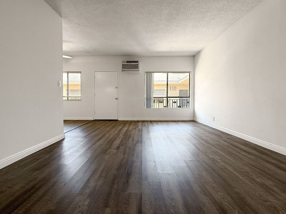 1st image of 12550 Burbank Blvd APT 8