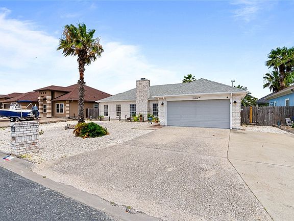 3rd image of 15814 Almeria Ave