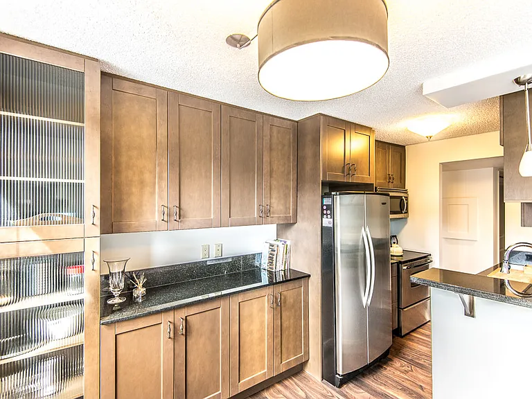 733 14th Ave SW #505 — Photo 1