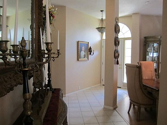 2nd image of 830 Deer Hollow Dr