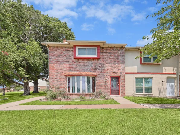 34 E Mountain Ln, Grand Prairie, TX 75052
