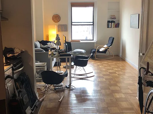 Rented by Gala West Realty LTD | media 7