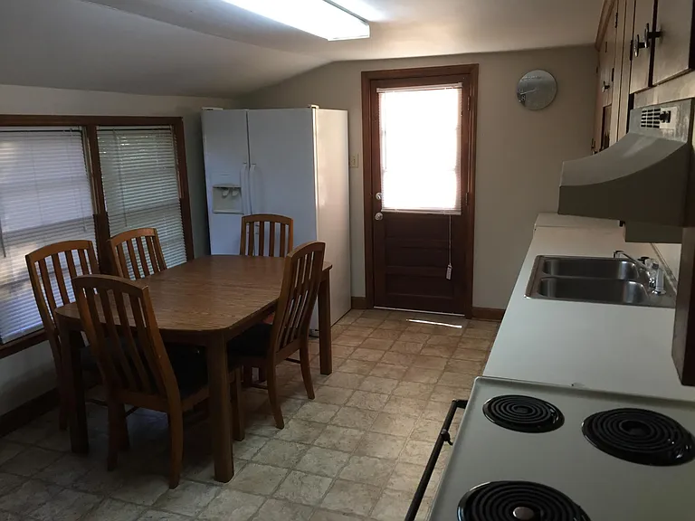 423 Ebenezer Ave — Photo 3