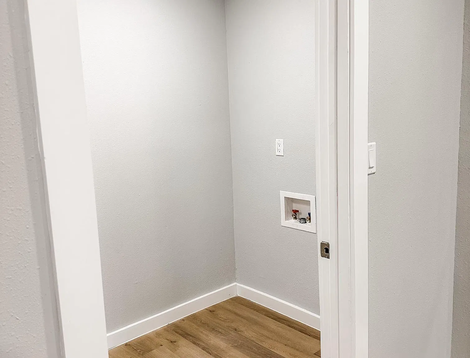731 University Dr — Photo 4