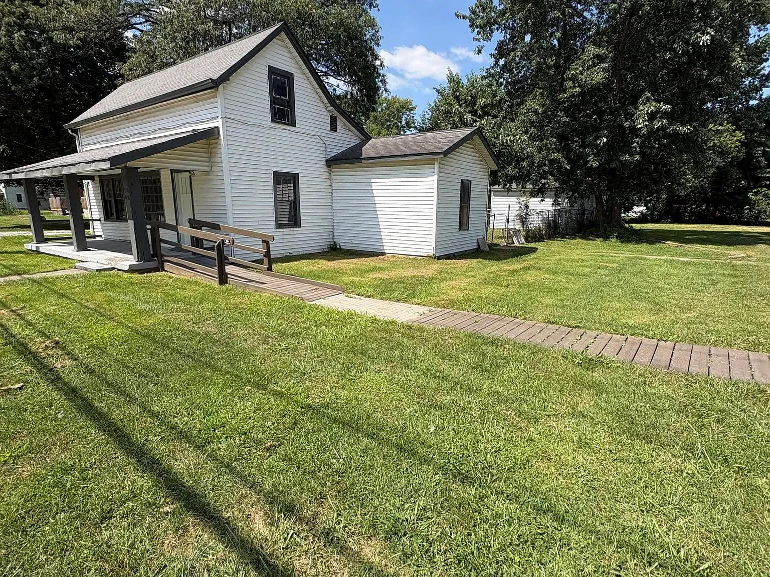 4 bed, 1008 sqft, $1,795 — Photo 2