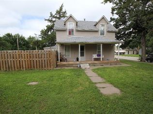 106 E 7th St, Hays, KS 67601