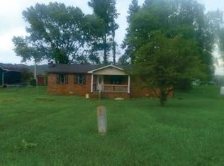 211 Evans Rd, Jacksboro, TN 37757