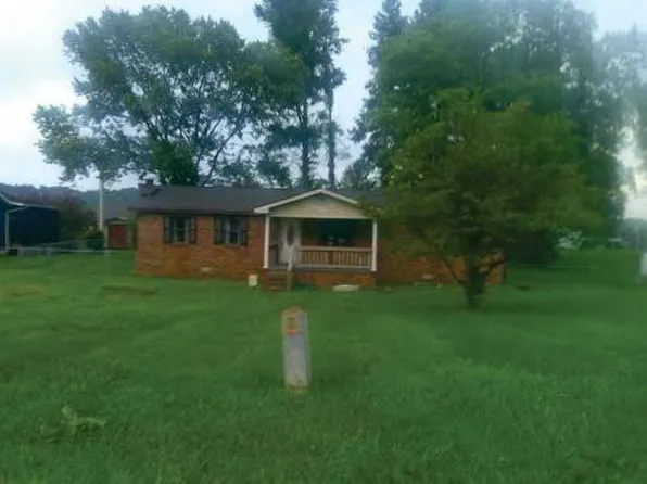 211 Evans Rd, Jacksboro, TN 37757