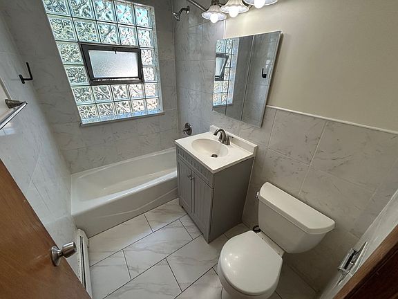 4th image of 3522 S Oak Park Ave #2R