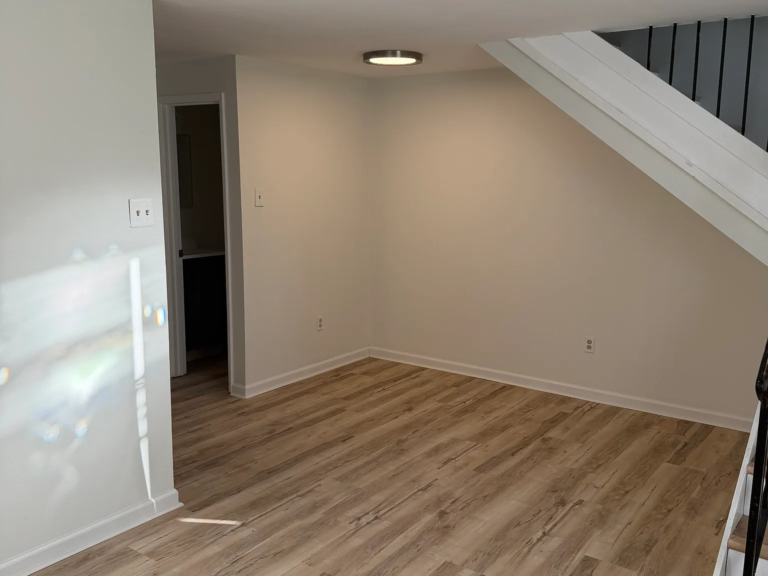 518 S 6th St — Photo 2