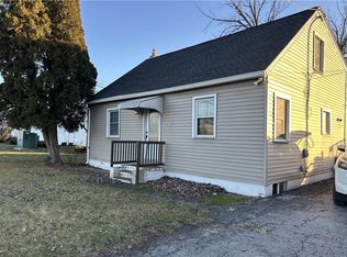 1957 Bri Hen Town Line Rd, Rochester, NY 14623