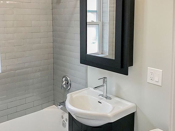3rd image of 5224 N Damen Ave #3C