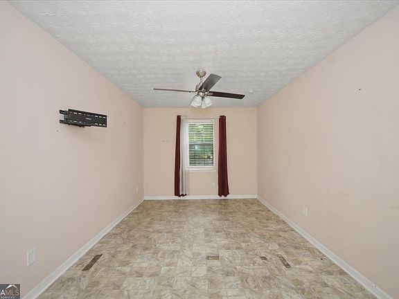 4th image of 2498 Robin Hood Dr