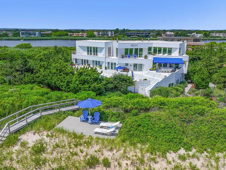 179 Mid Ocean Dr — Photo 3