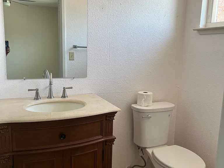 452 Valley View Dr — Photo 5