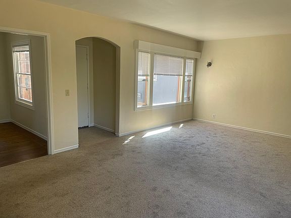 3rd image of 218 23rd Ave