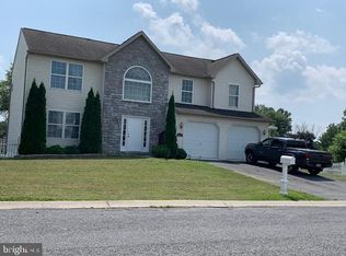 386 Luisa Ct, Shoemakersville, PA 19555