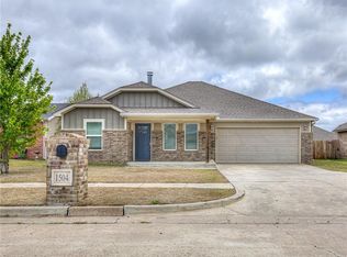 1504 Penn Ln, Moore, OK 73160
