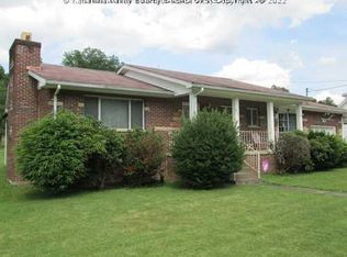 536 Youngs Btm, Elkview, WV 25071