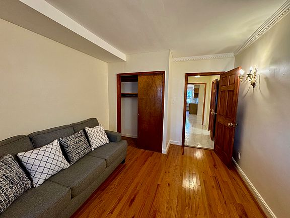 4th image of 23-06 42nd St #1A